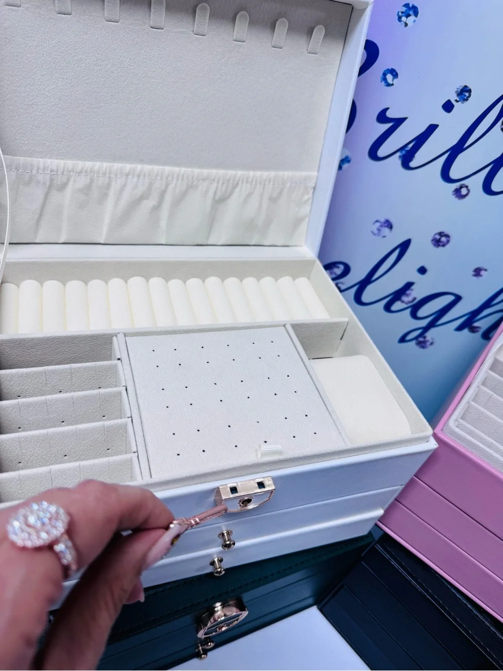 💎QUILTED TOP VEGAN LEATHER/SUEDE JEWELRY BOX
